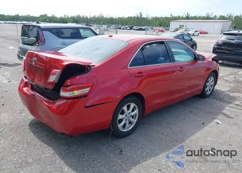 2011 Toyota Camry Le z USA, uszkodzony, nr VIN 4T1BF3EKXBU681360